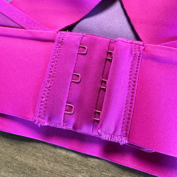 Brooks Vibrant Pink Sports Bra - Picture 3 of 4